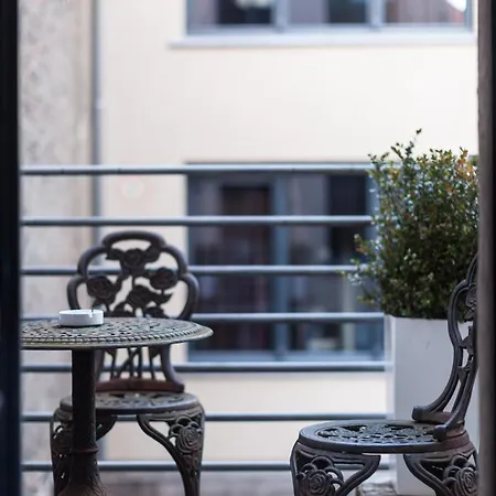 Otel Diamonds And Pearls Anvers