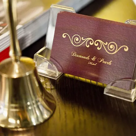 Otel Diamonds And Pearls Anvers