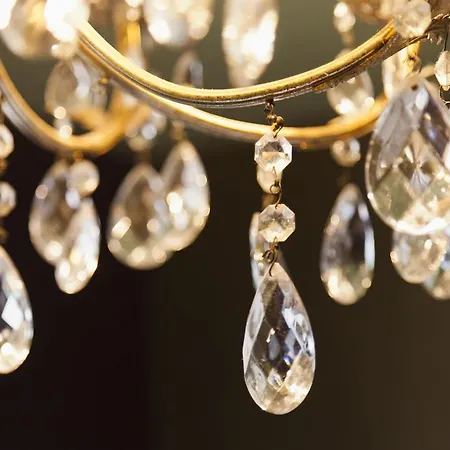Diamonds And Pearls Otel