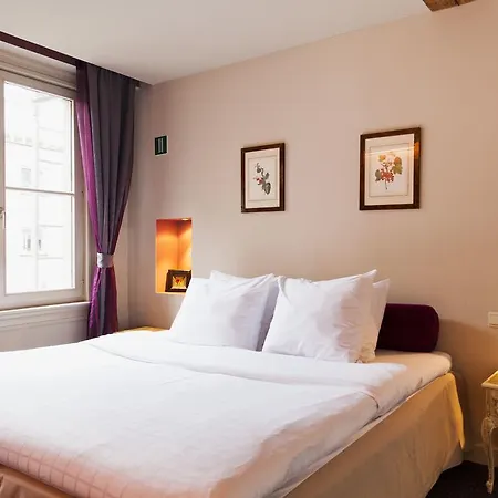 Diamonds And Pearls Otel 2*
